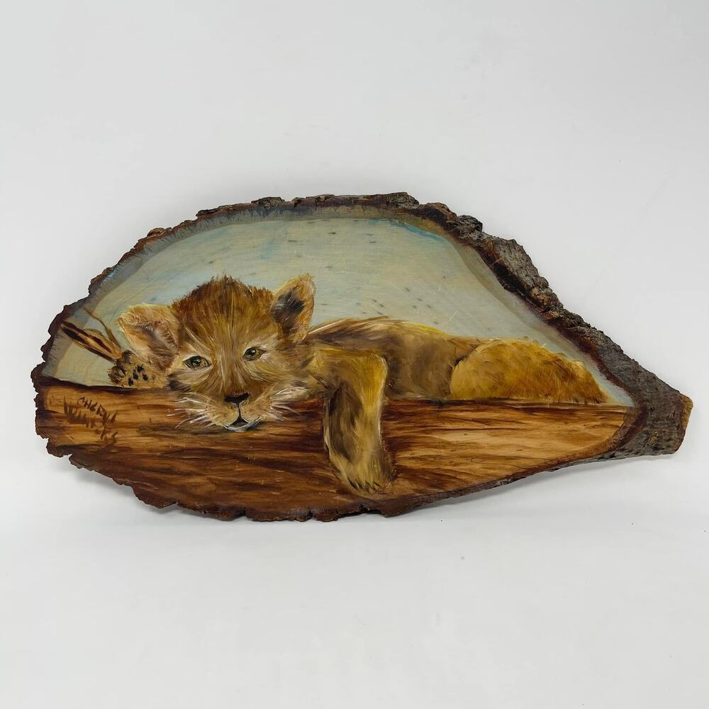 Hand Painted Lion on Wood Slab w/Wall‎ Hook